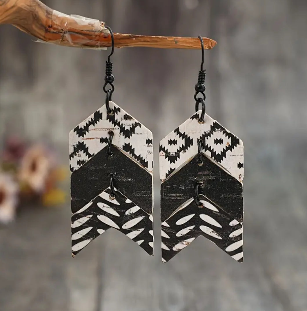 Leather arrow earrings